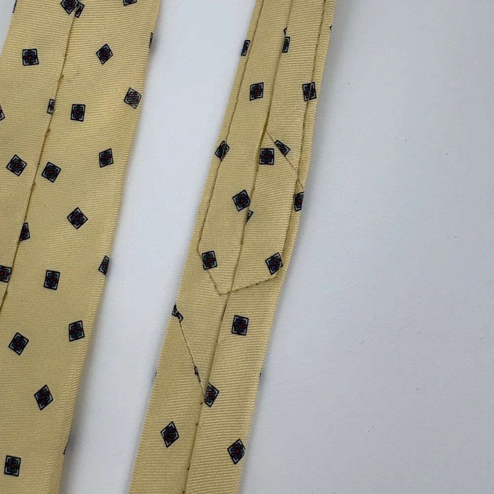 Countess Mara Silk Tie 56x3.75 Mens OS Yellow Geometric Diamond Embroidered Logo